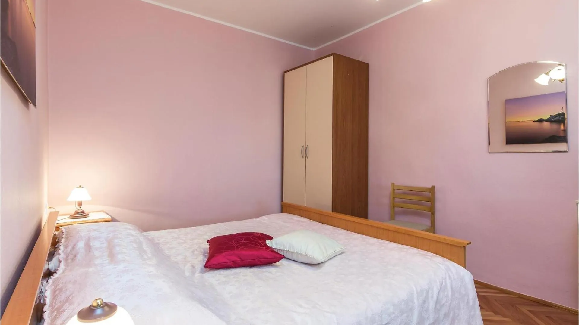 Cozy Apartment In Pican With Kitchen 0*,  Croácia